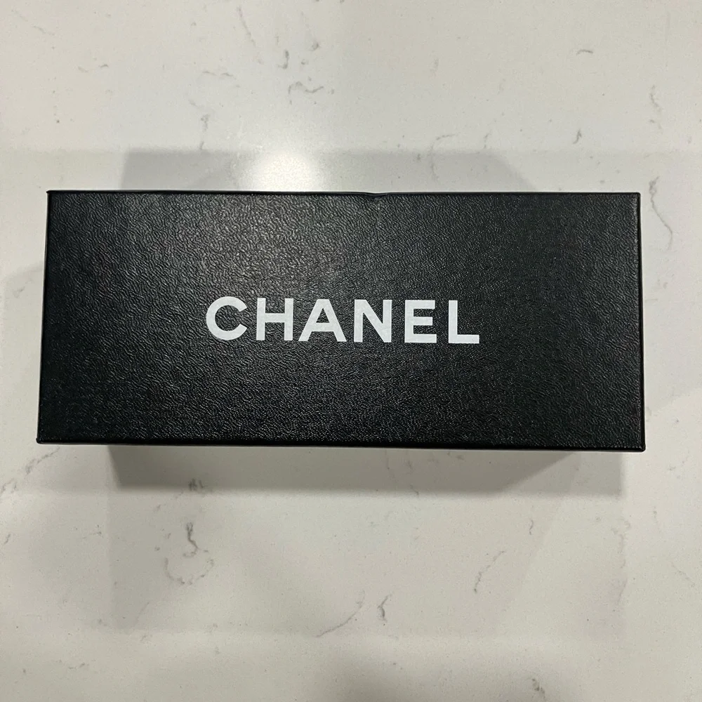 CHANEL Vintage Gray Quilted Eyeglass Frames box and case!!! - Picture 7 of 7